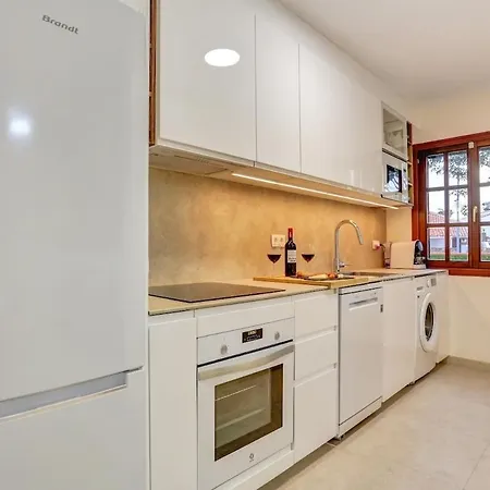 Elegant Coastal Retreat With Private Terrace & Pool Access * Калета-де-Фусте