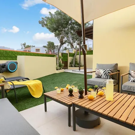 Msm Sahara - Elegant Coastal Retreat With Private Terrace & Pool Access Hébergement de vacances