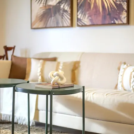 Msm Sahara - Elegant Coastal Retreat With Private Terrace & Pool Access Hébergement de vacances