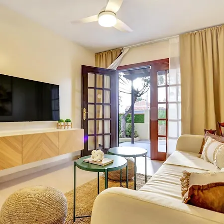 Hébergement de vacances Msm Sahara - Elegant Coastal Retreat With Private Terrace & Pool Access