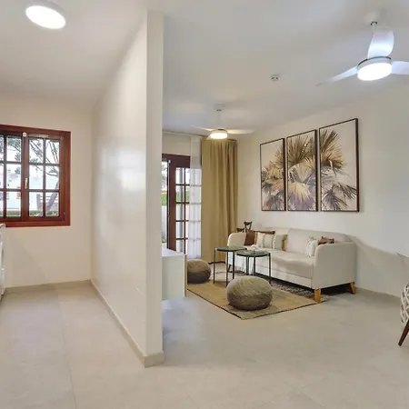 Msm Sahara - Elegant Coastal Retreat With Private Terrace & Pool Access Dom wakacyjny