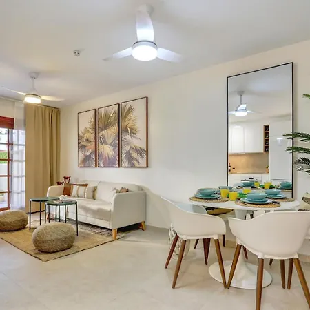 Dom wakacyjny Msm Sahara - Elegant Coastal Retreat With Private Terrace & Pool Access *